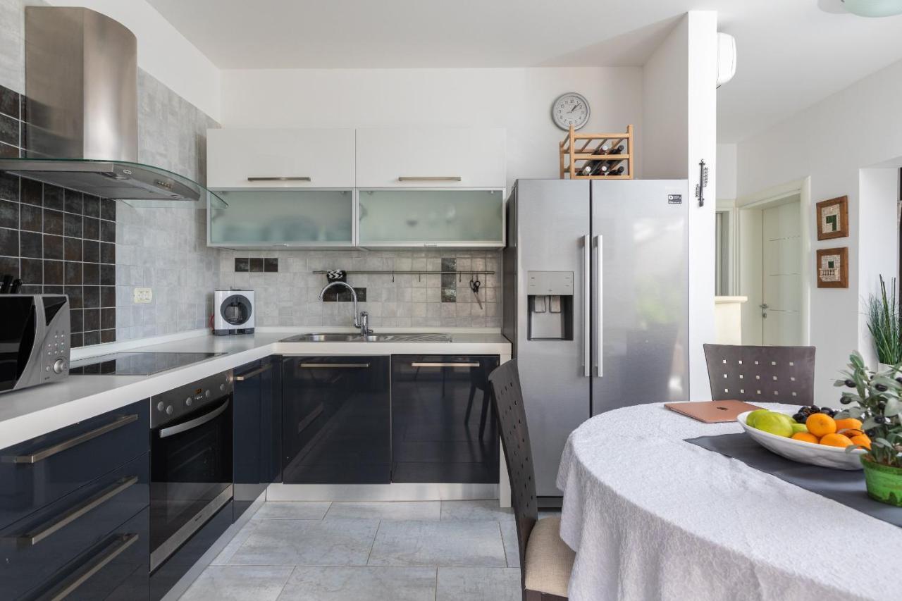 Villa Old Olive, 3Lovelyvillas Подгора Экстерьер фото